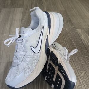 Nike V2K Run Summit White Metallic Silver Women's US 9 Running Shoes